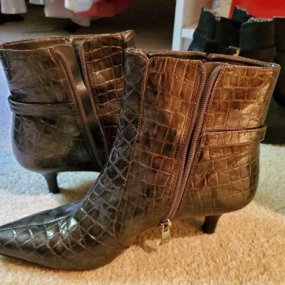 MB-239:two pair ankle boots and two pair shoes size 8 and 8 1/2