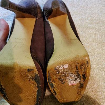 MB-240: four pair of heels size 8 3 are new one pair gently worn