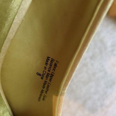 MB-240: four pair of heels size 8 3 are new one pair gently worn