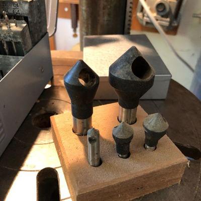 Allied International Chicago 12 Speed Heavy Duty Drill Press Tool with Drill Bits