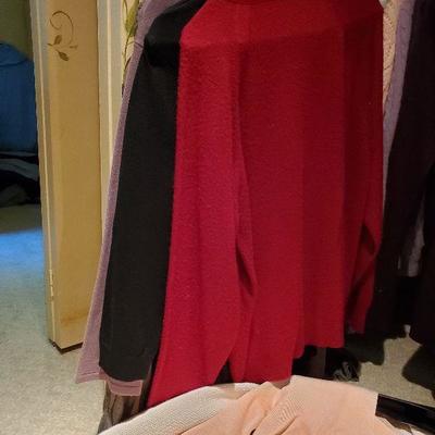 MB-246: sweater lot