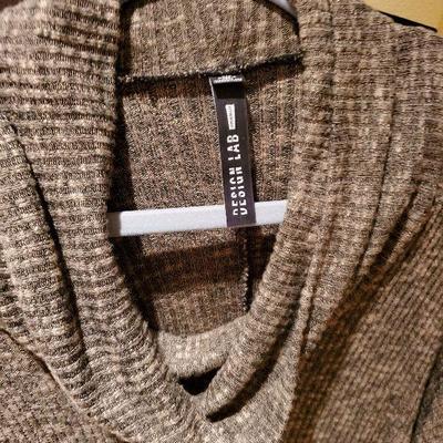 MB-250: sweaters and halter top