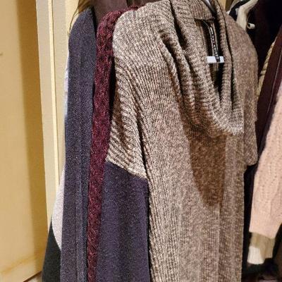 MB-250: sweaters and halter top