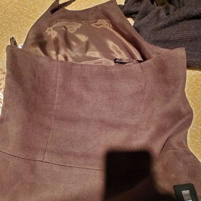 MB-250: sweaters and halter top