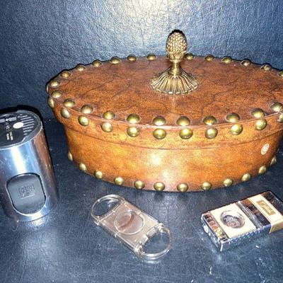 Lot L18: Lighters, Cigar cutter, Studded Humidor