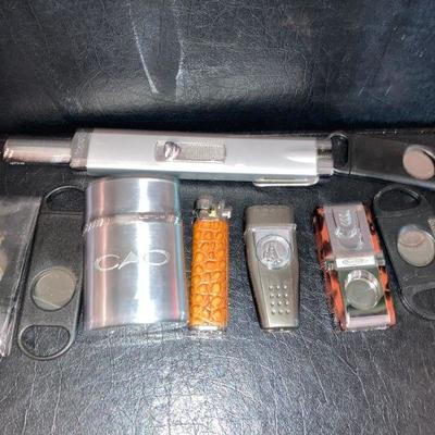 Lot L20: Cigar Lighters/Cutters