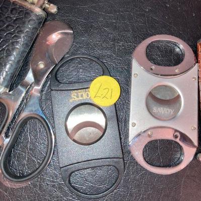 Lot L21: LIghters/Cutters