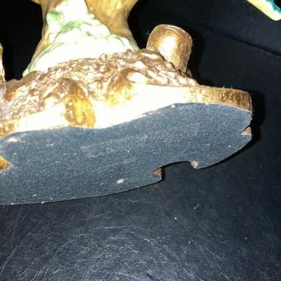 Lot L27:  Bird figurine