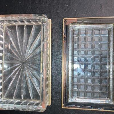 Lot L29: Glass lidded box.