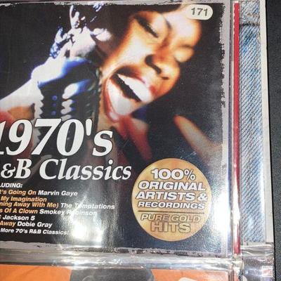 Lot L32: Pioneer 300 CD Player / Changer with CDs already in it!