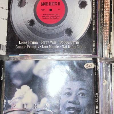 Lot L32: Pioneer 300 CD Player / Changer with CDs already in it!