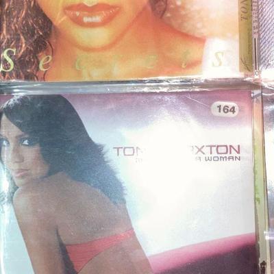 Lot L32: Pioneer 300 CD Player / Changer with CDs already in it!