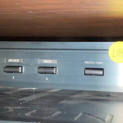 Lot L34: Speaker Selector BROKEN