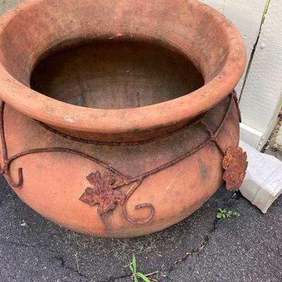 Lot DRV-1 Pair of Terracotta Planters
