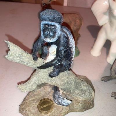Lot B43: Misc. Animal DÃ©cor Zebra Monkey Elephant Deer etc.