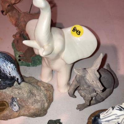 Lot B43: Misc. Animal DÃ©cor Zebra Monkey Elephant Deer etc.