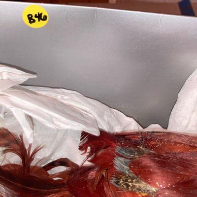 Lot B46: Decorative birds