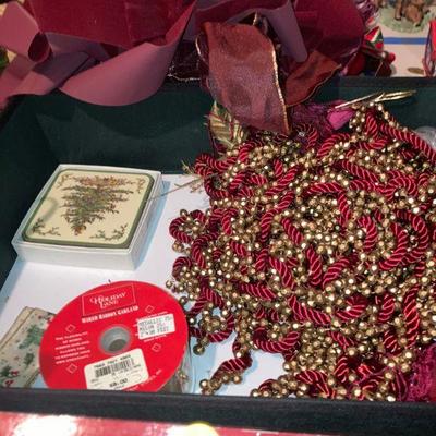 Lot B47: Misc holiday lot