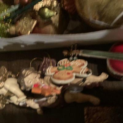 Lot B49: Large lot of holiday ornaments
