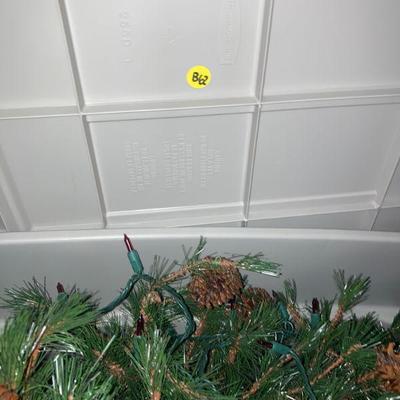 Lot B62: Lot of Christmas Sprigs / Decor