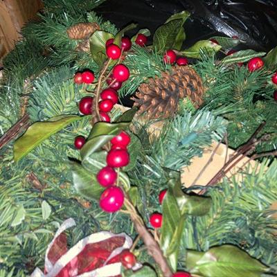 Lot B65: Lot of Christmas Sprigs