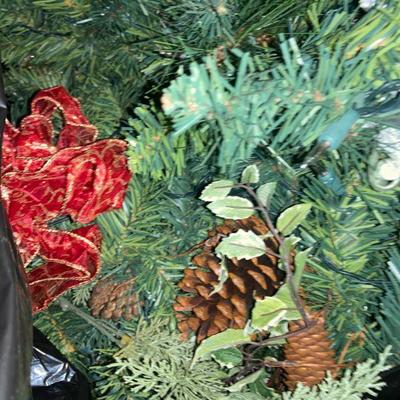 Lot B65: Lot of Christmas Sprigs