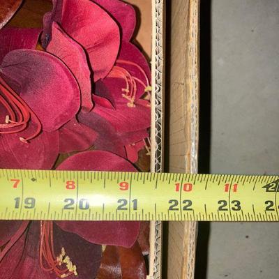 Lot B68: Pair of wreaths.  Holiday / Christmas