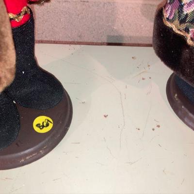 Lot B69: Pair of Santa Figurines