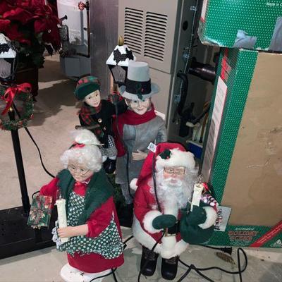 Lot B72 Lot of Animated / Light up Christmas Figurines