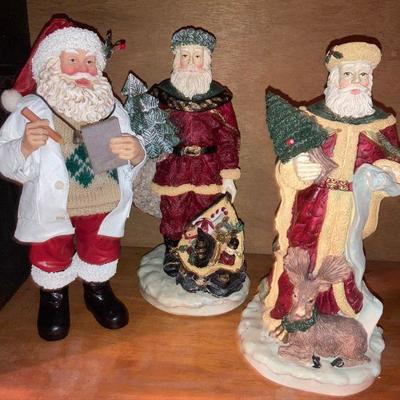 Lot B76: Santa figurine lot