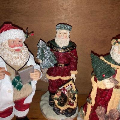 Lot B76: Santa figurine lot