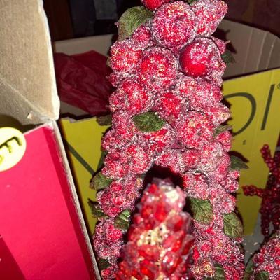 Lot B77:  A red red Christmas?  All red holiday decor! 