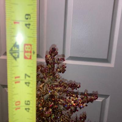 Lot B81: Unique Christmas Decor, very pretty! 