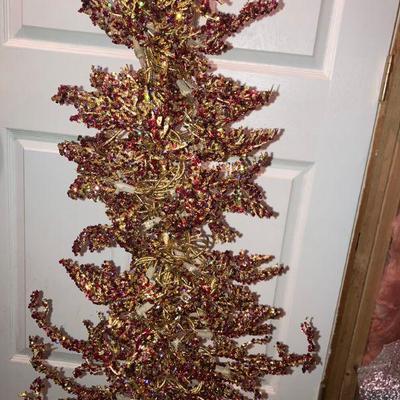Lot B81: Unique Christmas Decor, very pretty! 