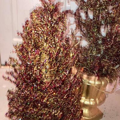 Lot B81: Unique Christmas Decor, very pretty! 