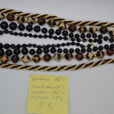 Lot J5: Four vintage necklaces