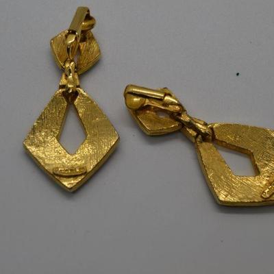 Lot J11: 8 Pairs of vintage clip-on earrings