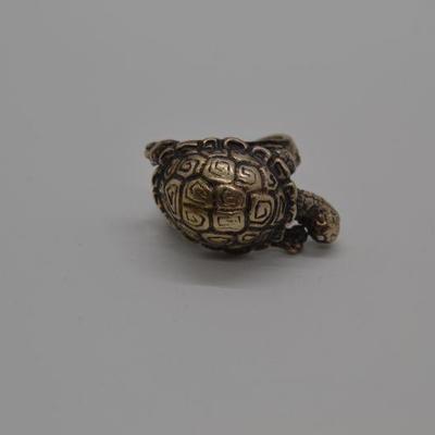 Lot J12: Vintage pair of rings Turtle