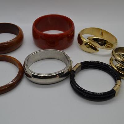 Lot J16: Vintage Bangles/Hinged Bracelets