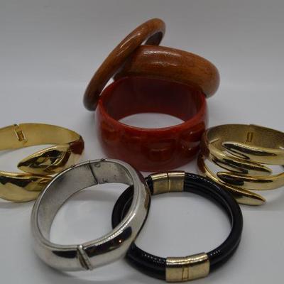 Lot J16: Vintage Bangles/Hinged Bracelets