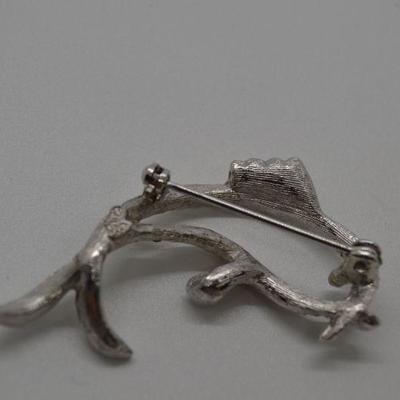 Lot J17: Silvertone Vintage Jewelry Lot