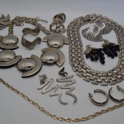 Lot J18: Silvertone Jewelry Lot, Vintage
