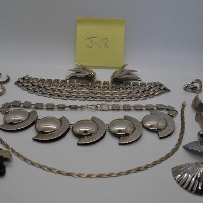 Lot J18: Silvertone Jewelry Lot, Vintage