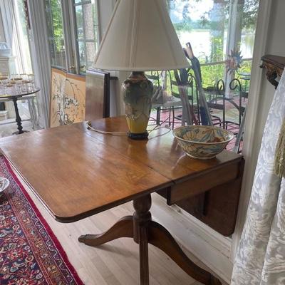 Lot # 92 Duncan Phyfe Drop Leaf Table with Lamp and Bowl