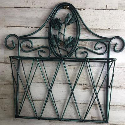 #121 Wire Wall Basket 