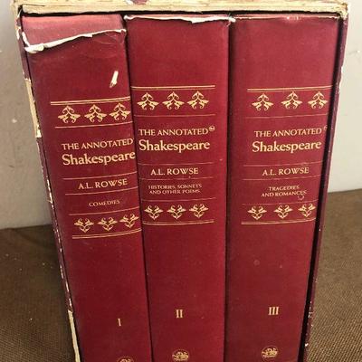 #155 The Annotated Shakespeare 3 volume set 