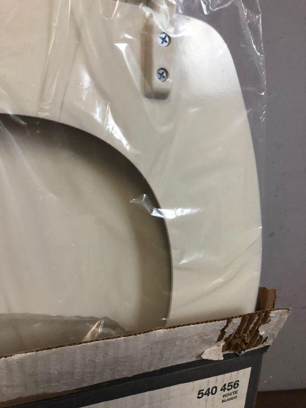 246 GLACIER Bay Toilet Seat NEW