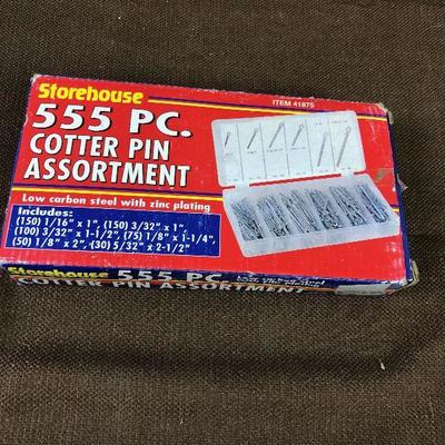 #296 550 piece Cotter Pin Assortment 