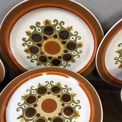 Set of Midcentury Modern Dishes by Sunny Stone
