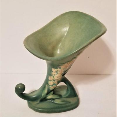 Lot #150  ROSEVILLE Foxglove Cornucopia Vase - 1942